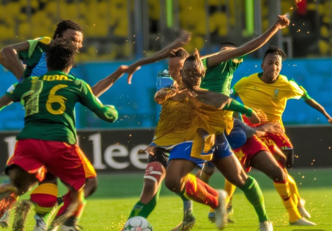 巴西4-0喀麦隆：强攻制胜，巴西展现足球霸主风采(图3)