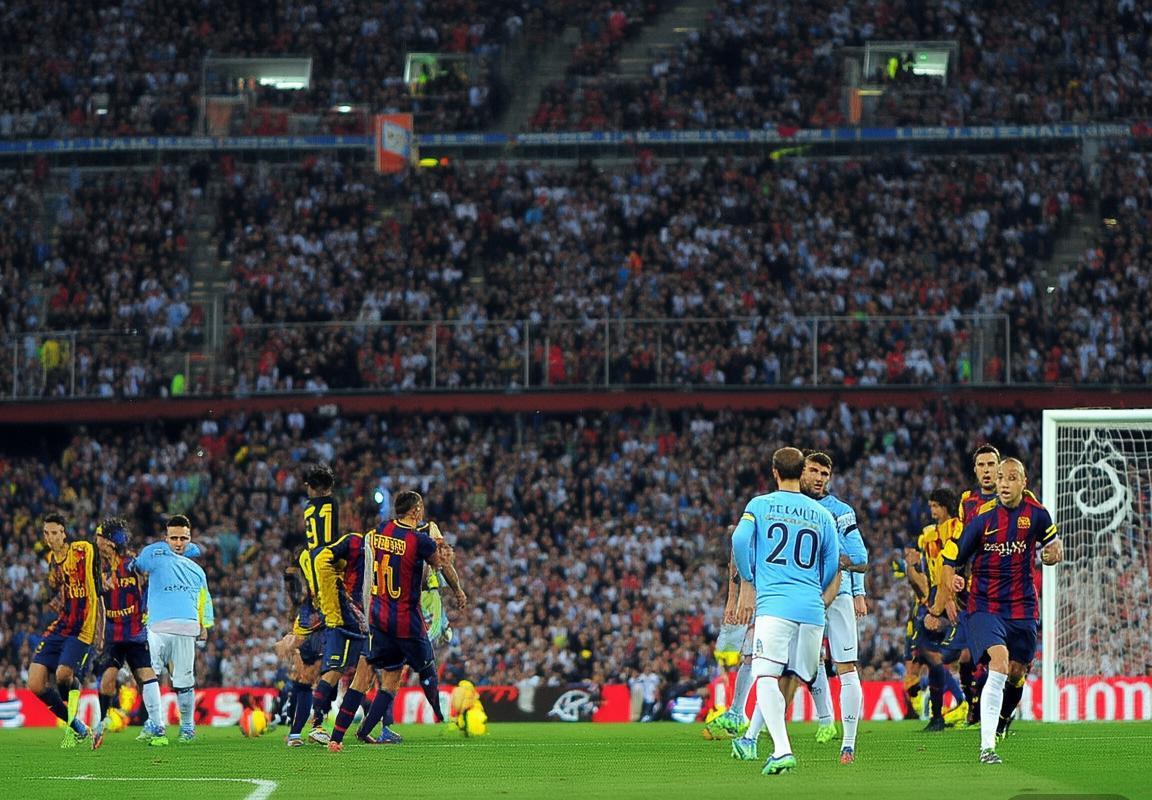 2014欧冠经典：巴萨曼城巅峰对决回顾